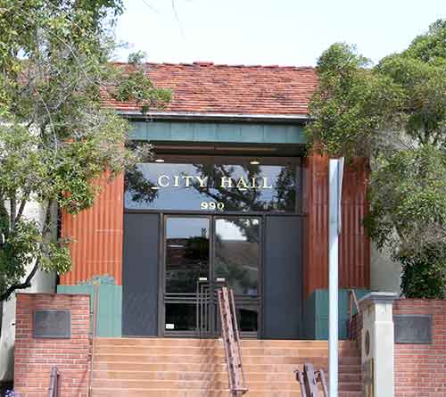 The front enterance to the San Luis Obispo City Hall.